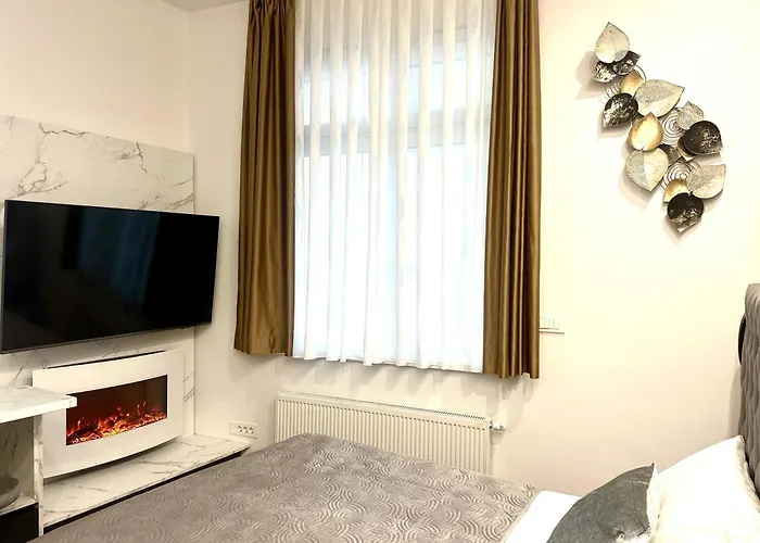 Bellamy-Modern Studio Apartment,Free Garage