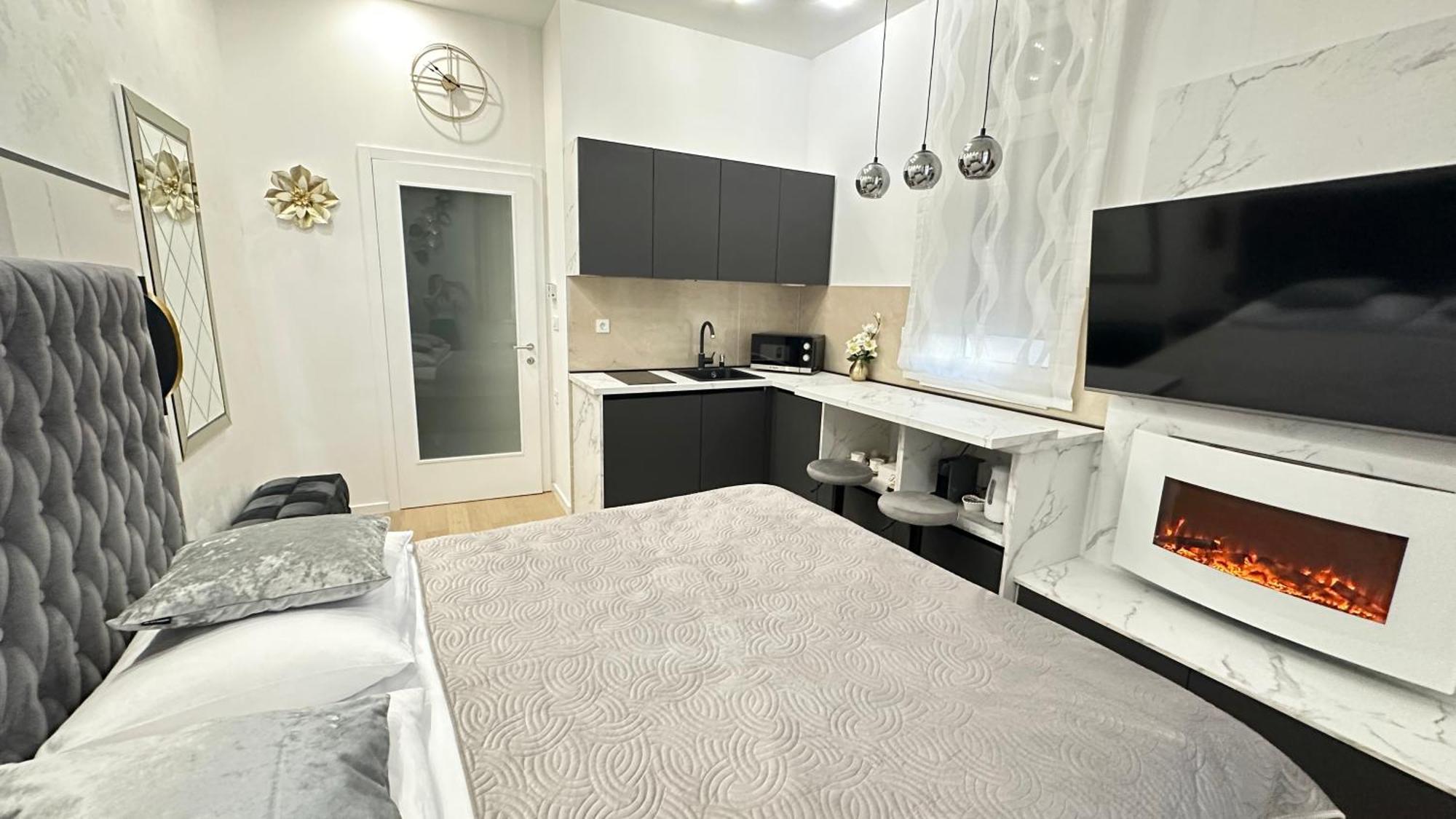 Bellamy-modern Apartment,free Garage